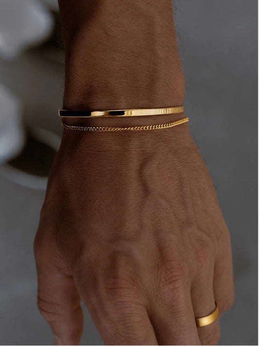 Strong gold minimalist men’s bracelet made of waterproof stainless steel