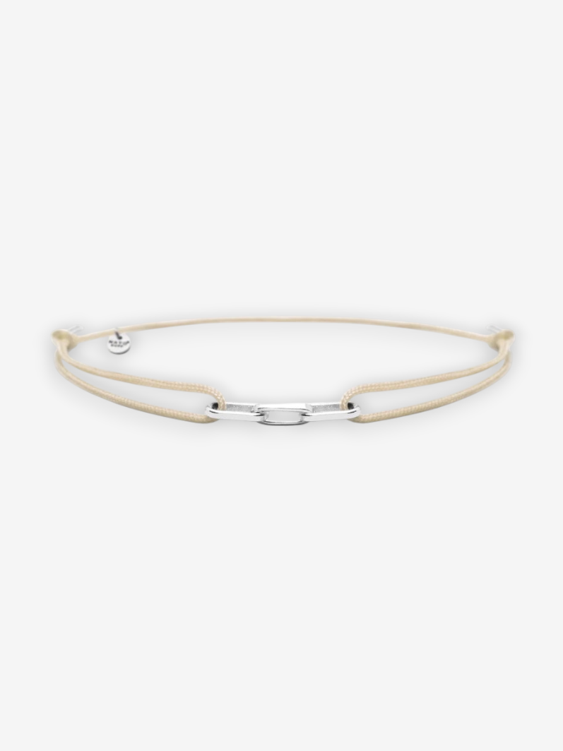 LOUVOND minimalistische beige armband met zilverkleurig schakeldetail en verstelbaar koord