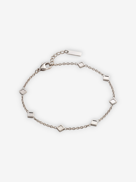 LOUVOND Prisma Link armband met zilverkleurige ketting en zeven geometrische vierkante motieven