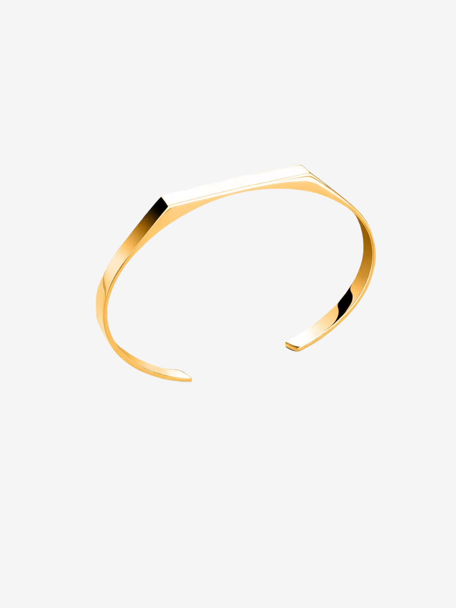Gold stainless steel bracelet with minimalist design, waterproof, durable, and hypoallergenic – perfect for everyday wear