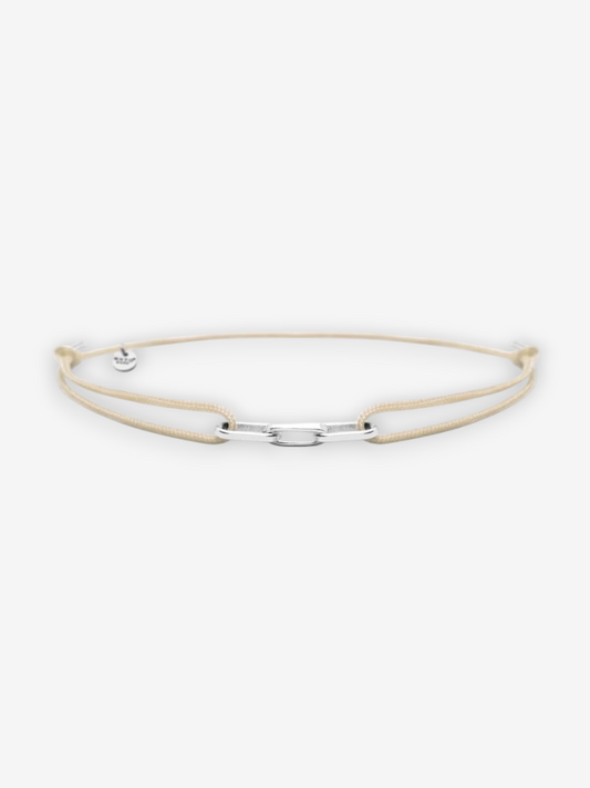 LOUVOND minimalistische beige armband met zilverkleurig schakeldetail en verstelbaar koord