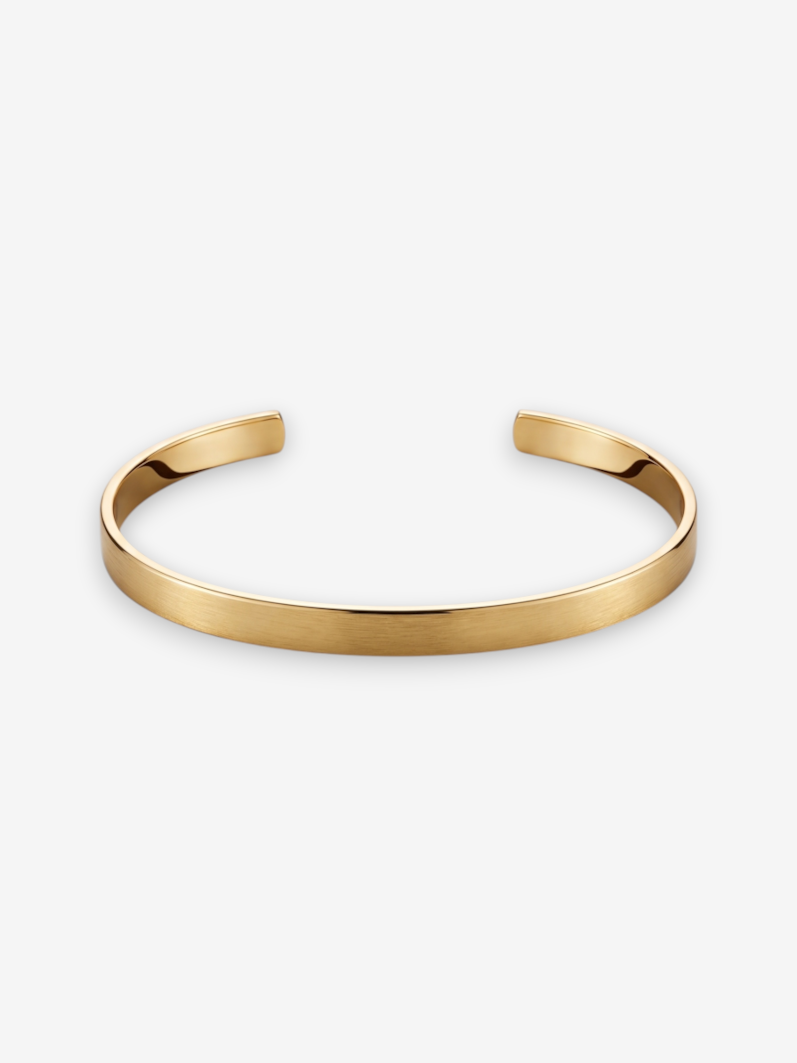 Minimalistische LOUVOND Orien armband in goudkleurig metaal met een elegante, geborstelde afwerking.