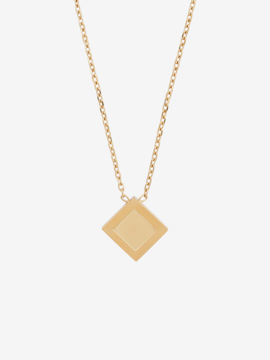 LOUVOND Prisma Link Pendant ketting met een geometrische vierkante hanger aan een verfijnde goudkleurige schakelketting