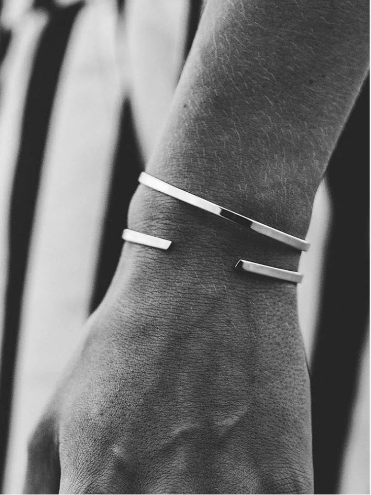 Lightweight men’s silver bracelet with minimalist design