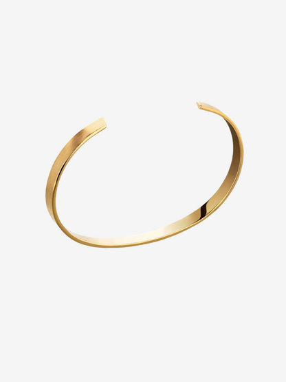 Gold stainless steel minimalist bracelet, waterproof and hypoallergenic

